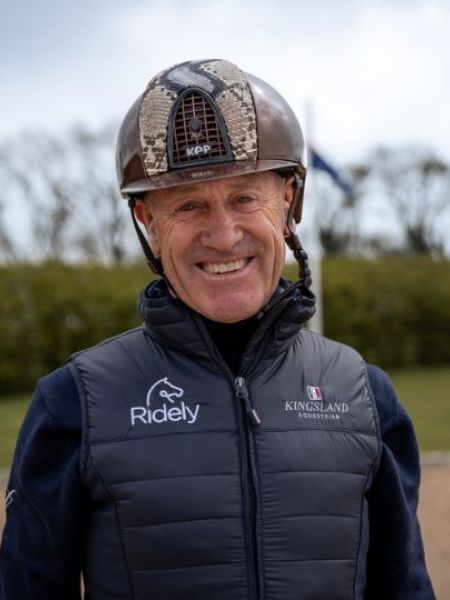 Andrew Hoy profile picture.